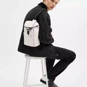 Coach Racer Pack. New no tag color cream .